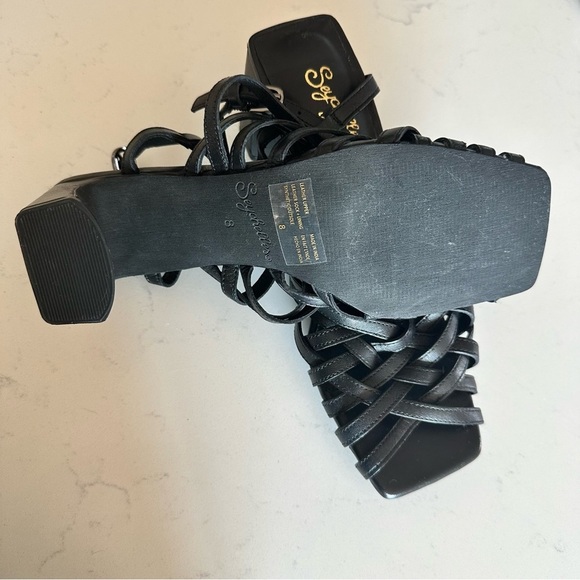Seychelles Charter Sandal in Black Size: 8 - Picture 5 of 5